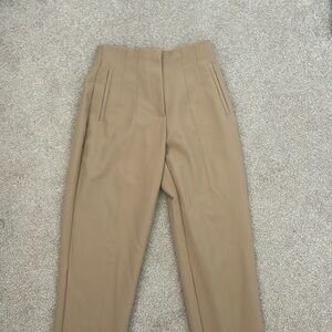 Super cute high waisted Zara khaki pants!